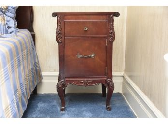 Antique Mahogany Side Table Cabinet  19 X 14 X 29.5