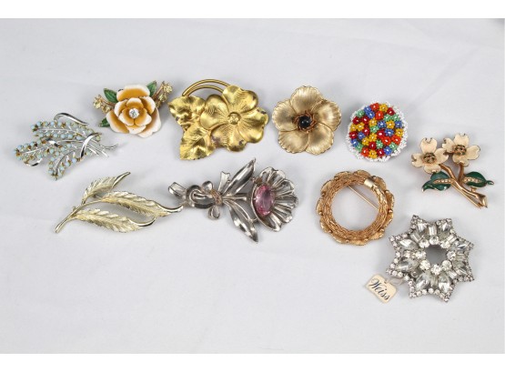 Assortment Of Vintage Oversized Costume Jewelry Brooches -5