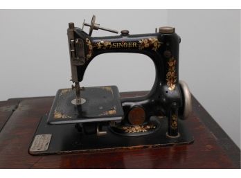 Singer Sewing Machine With Cabinet 21 X 18 X 28