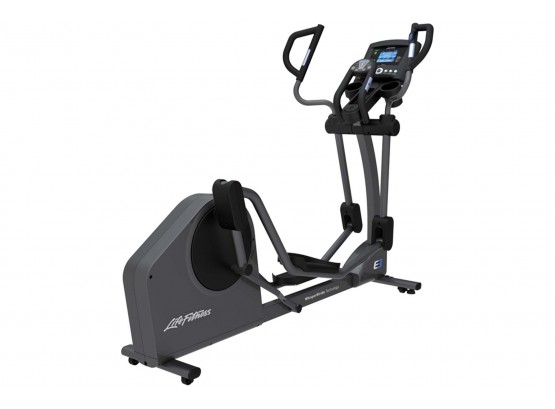 Life Fitness E3 Cross Trainer Elliptical Retail $3,399 - 74 X 33 X 62