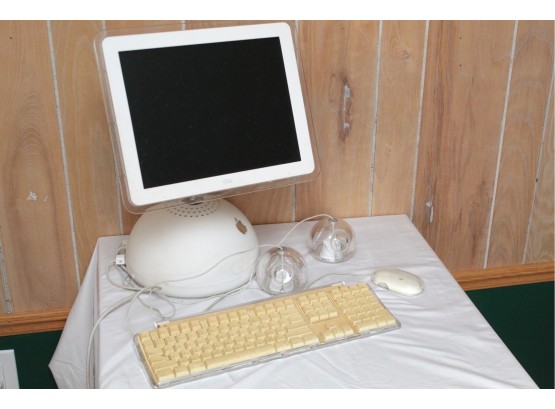 Vintage IMac Computer Model M6498 Including Mouse, Keyboard, Speakers Tested & Working