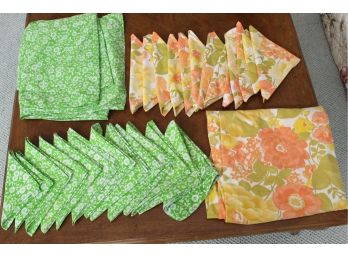 Table Cloths And Napkins Lot 1`
