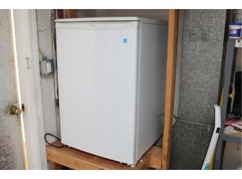 Danby Compact Refrigerator 24 X 24 X 36