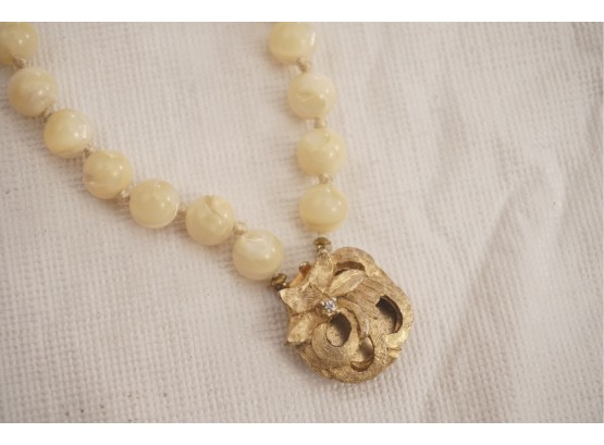 Faux Pearl Necklace With Gold Colored Pendant -1