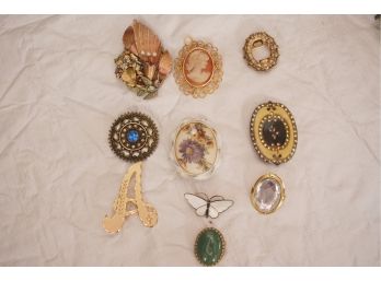 Large Collection Of Vintage Brooches