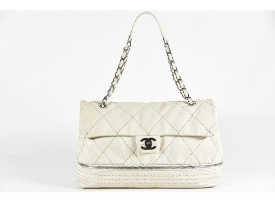 Chanel White Quilted Leather Chain Strap Shoulder Bag With Authenticity Card (GCB23)