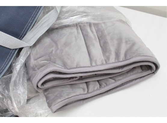15 Lbs Plush Weighted Blanket 80 X 87 (Queen)