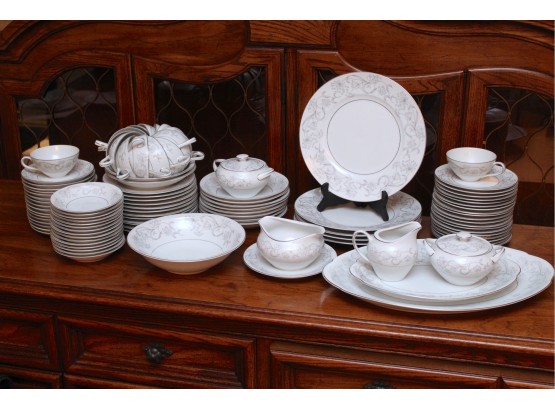 Meito Fine China Set 86 Pieces Total
