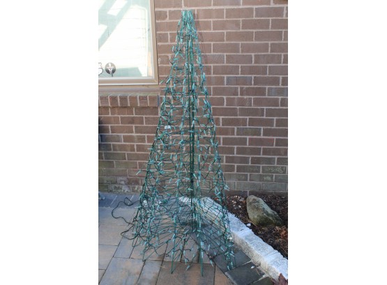 Light Up Outdoor Christmas Tree 60 Inches Tall Tested And Works