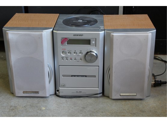 Sharp CD/Casette Player With Speakers
