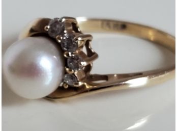 14k Gold, Diamond And Pearl Ring 2g ( Jewelry Lot 11)
