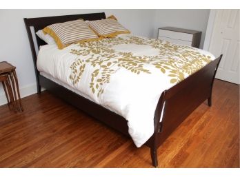 Queen Mahogany Sleigh Bed Complete With Bedding And Mattress Excellent Condition