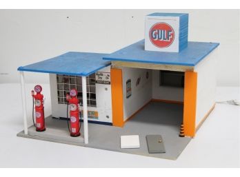 Gulf Model Gas Station