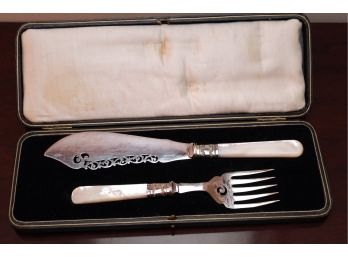 Antique Fish Servers With Case- Mother Of Pearl Handle - Early 20th Century