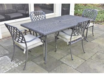 Vintage Cast Aluminum Table With 4 Chairs