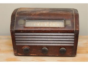 Vintage RCA Radio Model 66X13