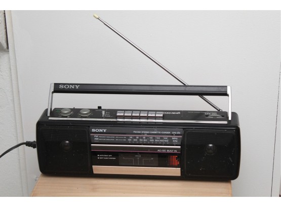 Sony CFS-210 Cassette Radio