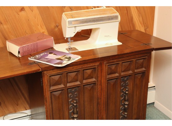 Singer Sewing Machine With Cabinet