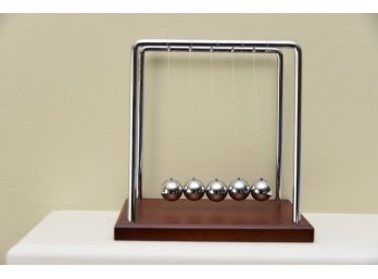 Newtons Cradle Metal Ball Pendulum