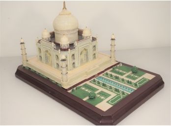 Lenox Great Castles Of The World 'taj Mahal'