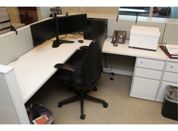 (1) Cubicle Desk Area Lot 3