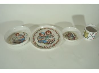 Vintage Bobbs-merrill Company 1969 Plastic Plates And Cup 4 Pieces