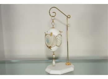 Vintage 'white And Gold' Ornament With Stand