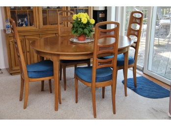 Mid Century Modern Dining Room Table With 4 Matching Chairs