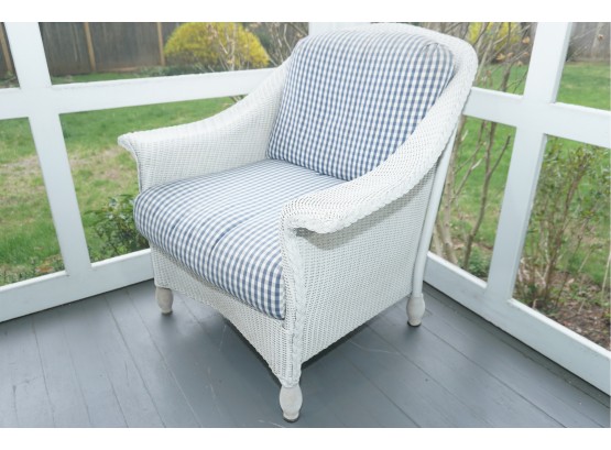 A Lloyd Flanders Lloyd Loom All Weather Wicker Plaid Cushioned Outdoor Patio Chair, White