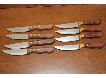 A Set Of 8 High Quality Steak Knives
