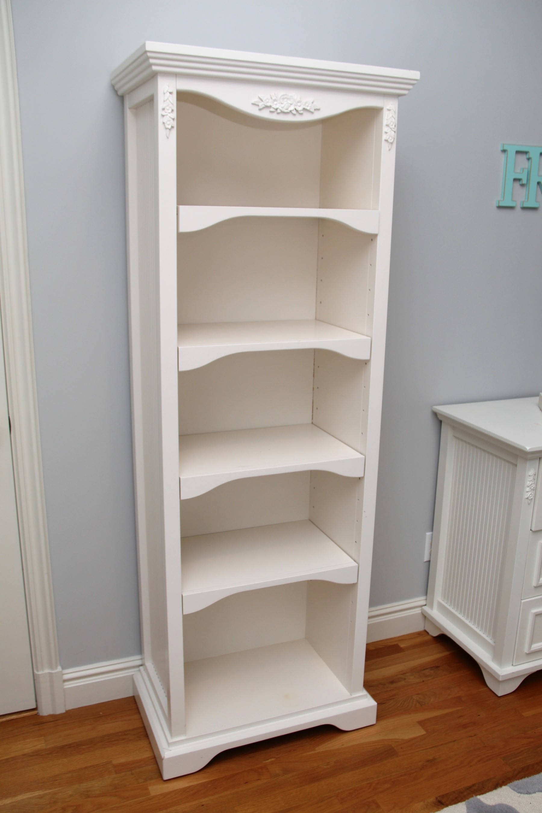 Tall White Bookshelf By Cafe Kid 72697 | Auctionninja.com