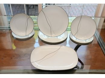 Daniel Hechter Service For 4 Threads Plate Set And Serving Tray