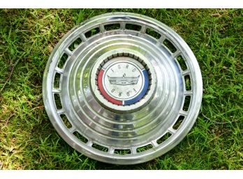 1963 Ford 14' Hubcap - Lot 4
