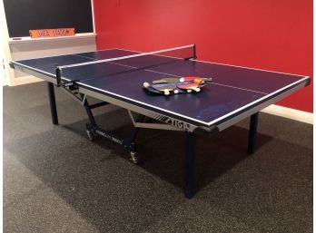 Stiga Ping Pong Table With Racquets And Balls