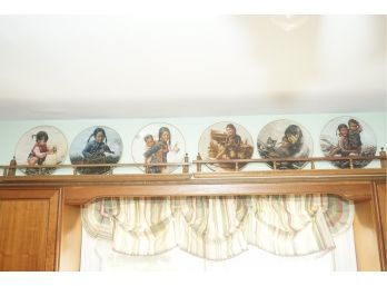 Set Of 6 Children Of Aberdeen Decorative Plates