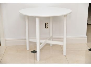 Minic Furniture White Round Table