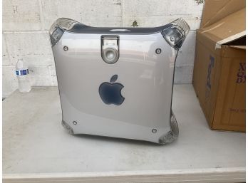 Apple Power Mac G4 With Keyboard & Mouse