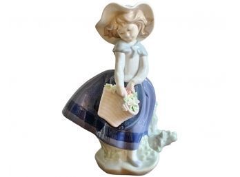 Lladro Young Girl With Basket Of Flowers