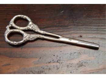 Antique Repose Silver Grape Scissors