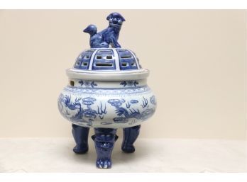 Qianlong Mark Blue And White Foo Dog Pedestal Bowl