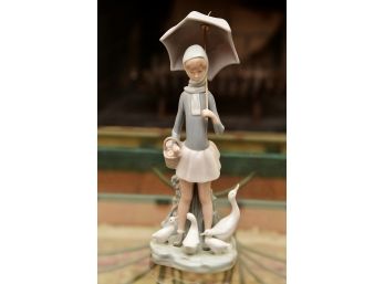 Lladro Figurine #4510 Girl With Umbrella