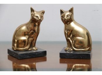 Mid-Century Seated Cats Brass Sculpture On Polished Marble Base