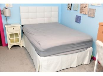 Full Size Bed With White Faux Leather Headboard