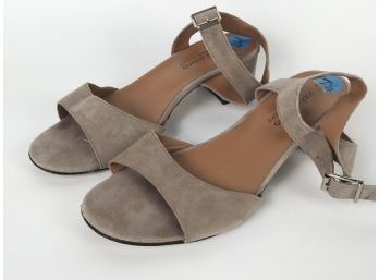 Sophia Milano Tan Suede Shoes Size 7.5