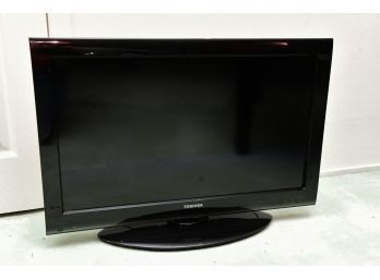 Toshiba 32 Inch Television With Remote
