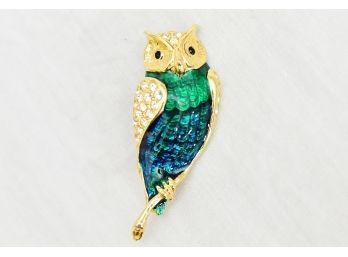 Stunning Rhinestone Studded Gold Tone Owl Brooch