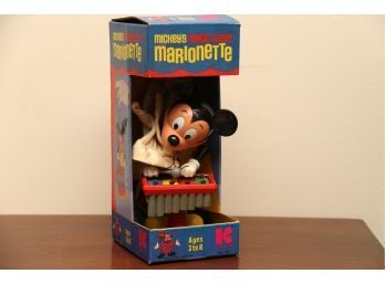 Mickeys Magic Glove Marionette