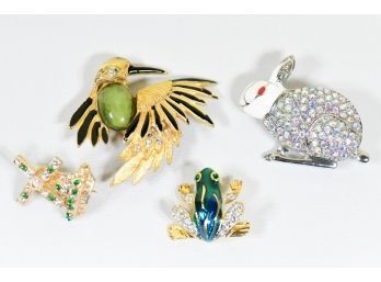 Collection Of Vintage Pins Including Penguin And Frog