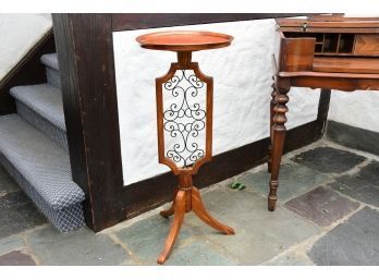 Vintage Mahogany Round Stand Table