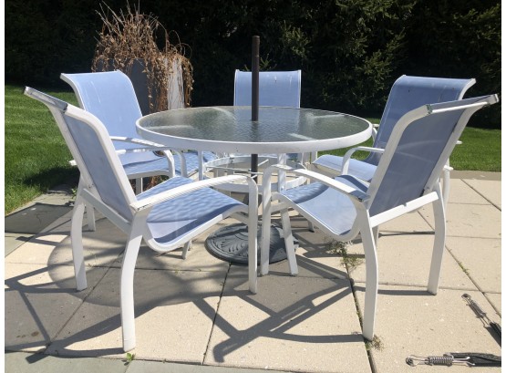 Outdoor Round Table And 5 Chairs